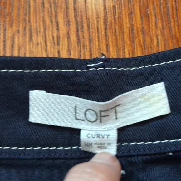 LOFT navy blue wide leg pants.Button front. Accent white stitching.Size 14Mcurvy - Picture 6 of 11